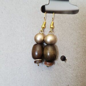Gold Tone Hook Wood Bead Dangle Earrings Tony Alexander Jewelry Artisan Fashion